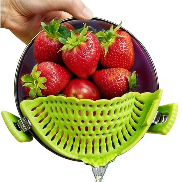Compact Universal Silicone Snap
