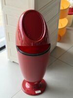 Glossy Dustbin with Swing Lid - Image 2